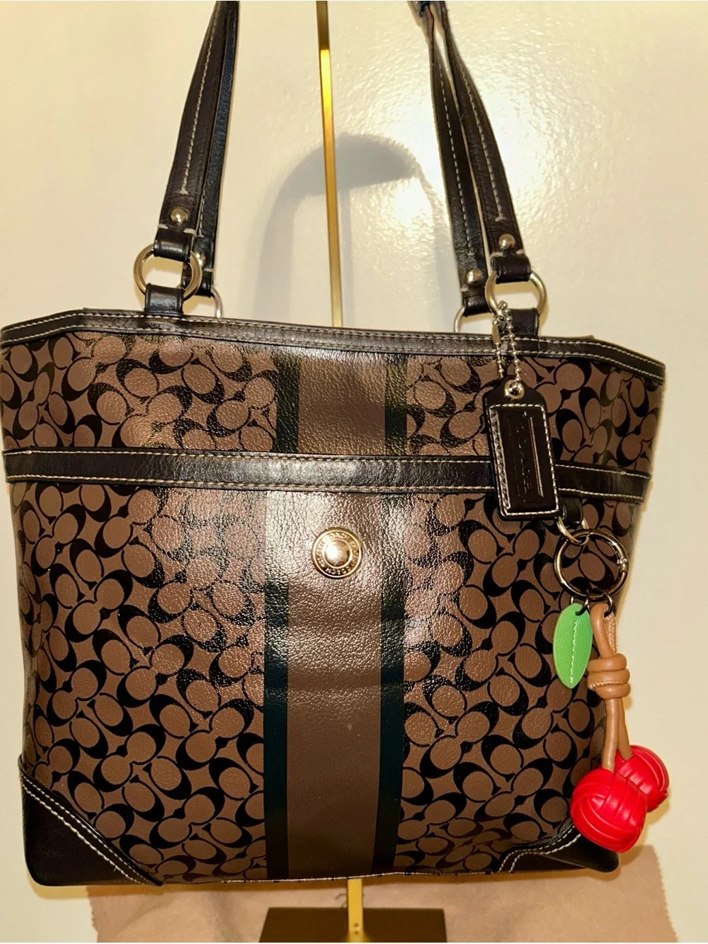 Coach Chelsea Heritage Stripe Signature Tote. Mint Condition
